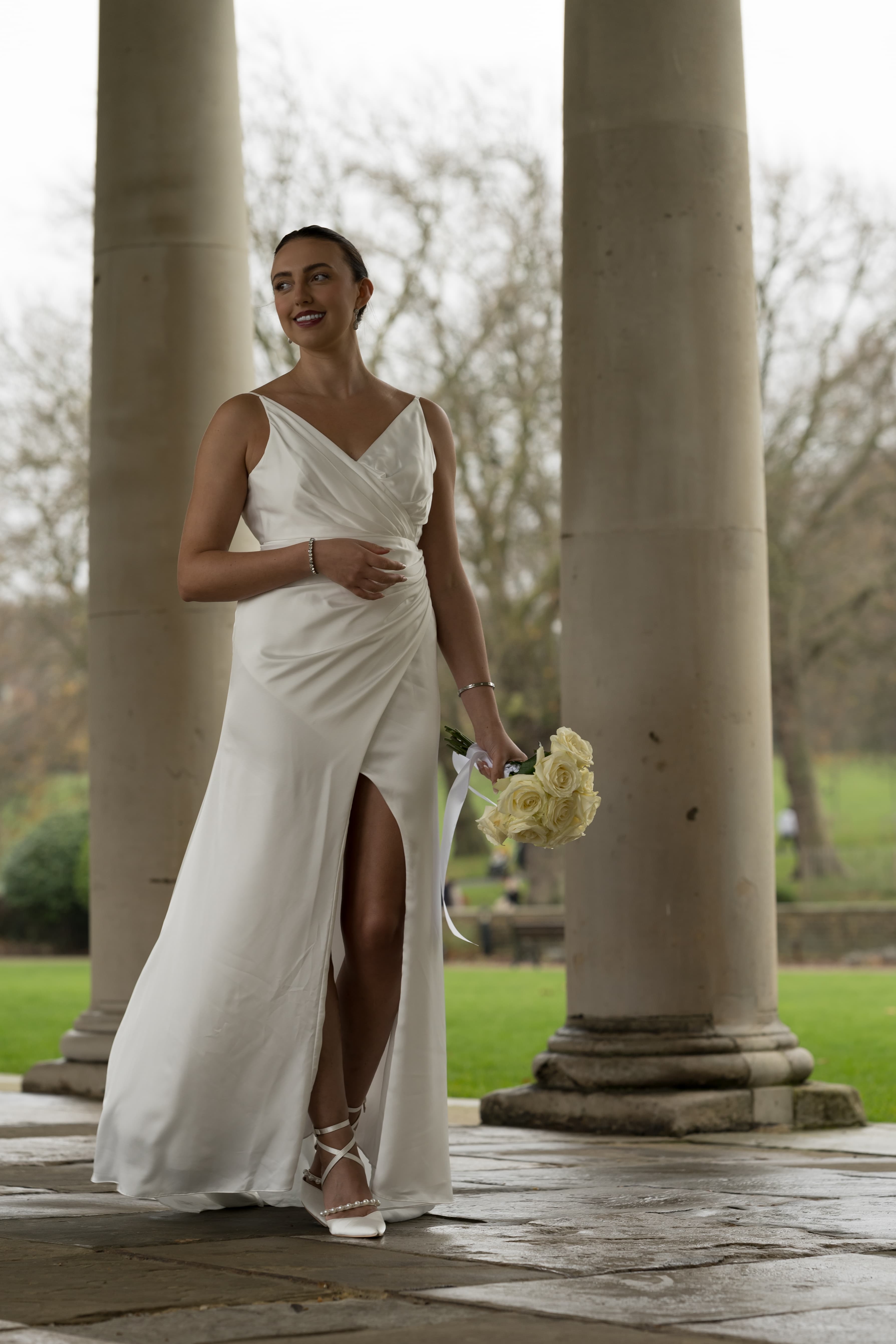 Wedding photography at Greenwich pillars architecture - follow @thelucks.photography on Instagram